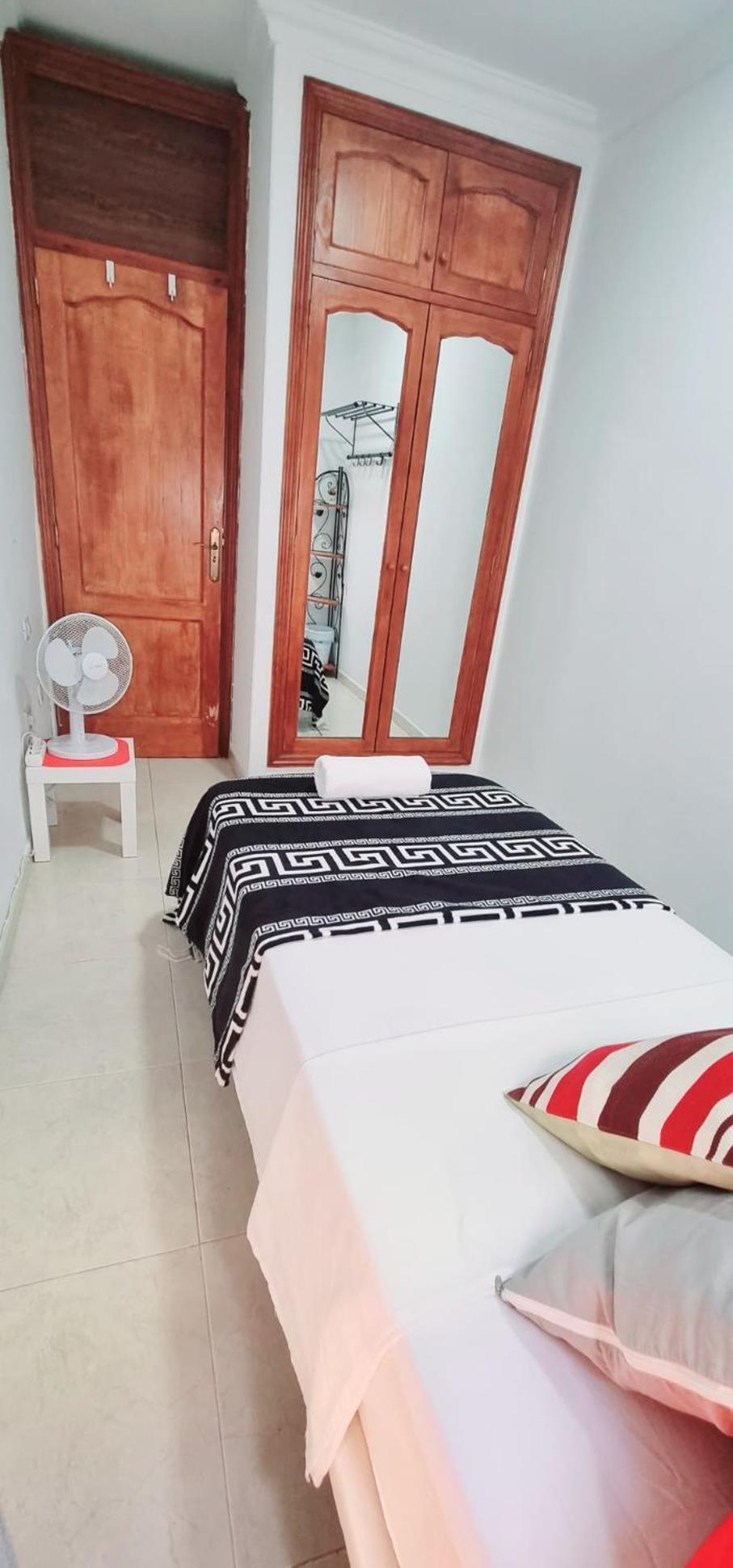 Almar We Go! Habitaciones Privadas En Alcala - Private Rooms - Pieces Privees - In Shared Apartment Екстериор снимка